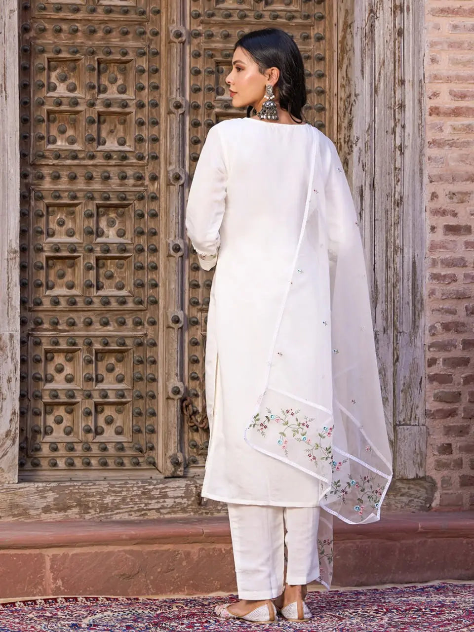 Women VISCOSE CHANDERI Kurta Sets
