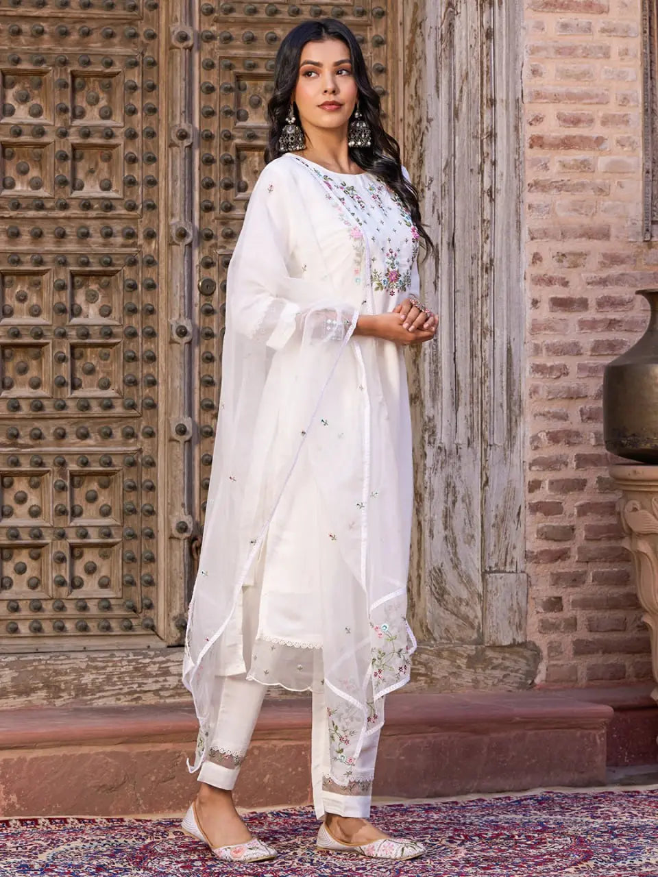 Women VISCOSE CHANDERI Kurta Sets