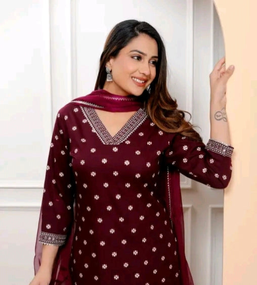 Rayon Bandhani Print Straight Embroidered Lace Work Women Kurta pant with dupatta