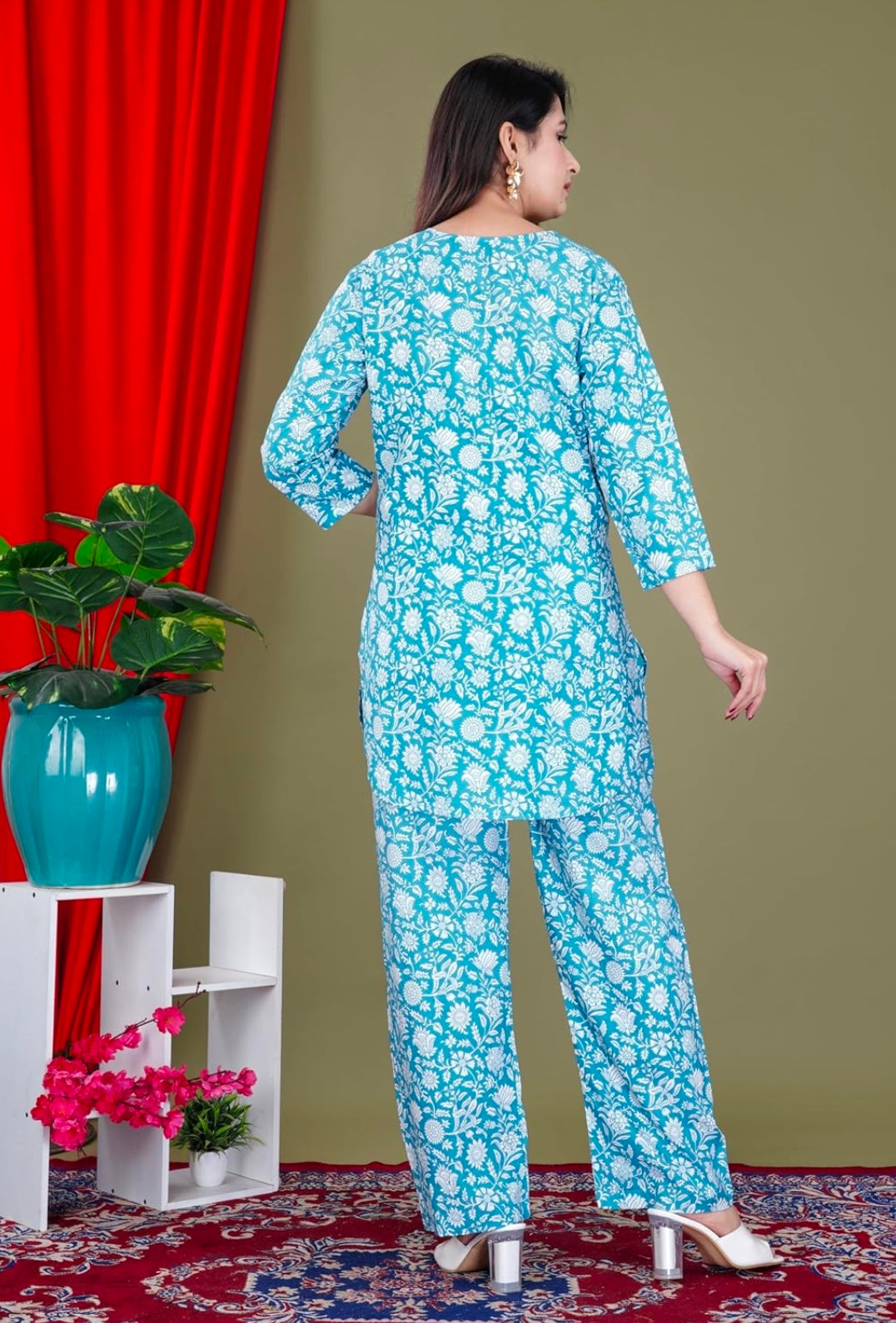 Trendy women kurta set