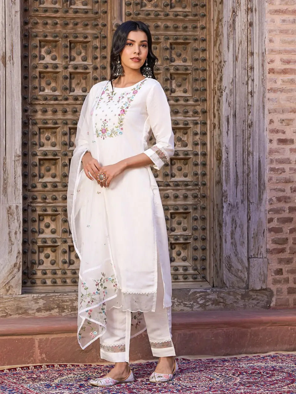 Women VISCOSE CHANDERI Kurta Sets